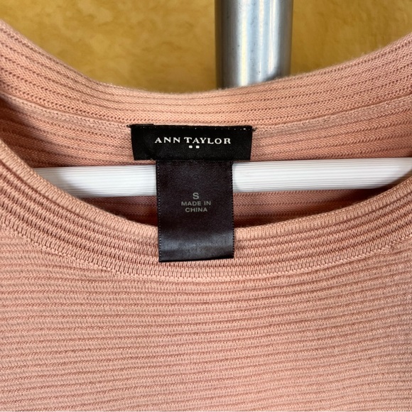 ANN TAYLOR Ribbed Short Sleeve Top - Picture 3 of 9